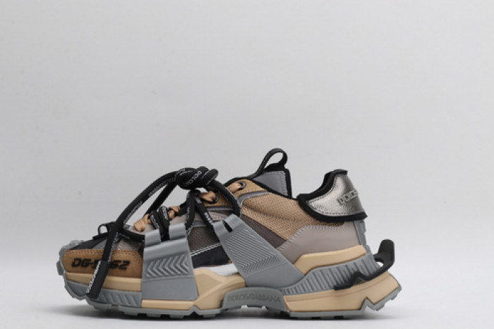 Shop for and buy DG SNEAKERS DG-012