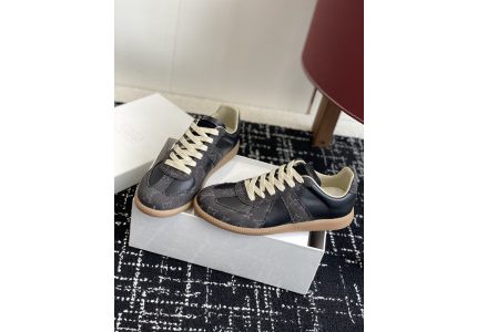 Shop for and buy Ma*iso*n Mar*giela  MAMA-066