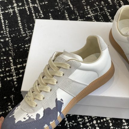 Shop for and buy Ma*iso*n Mar*giela  MAMA-055
