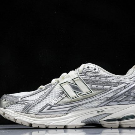 Shop for and buy NEW BALANCE NB-118