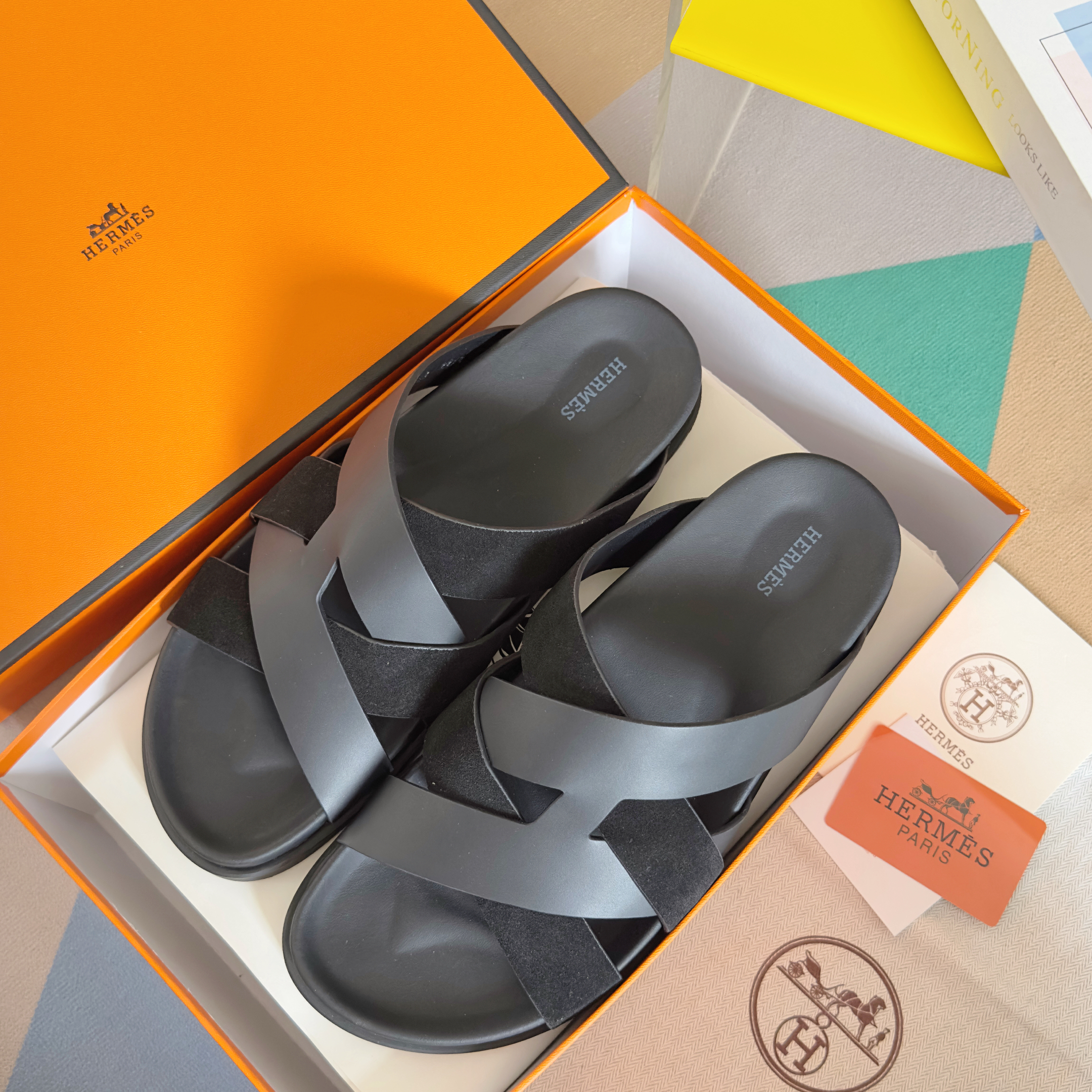 Hermes Sandels – Montanamode