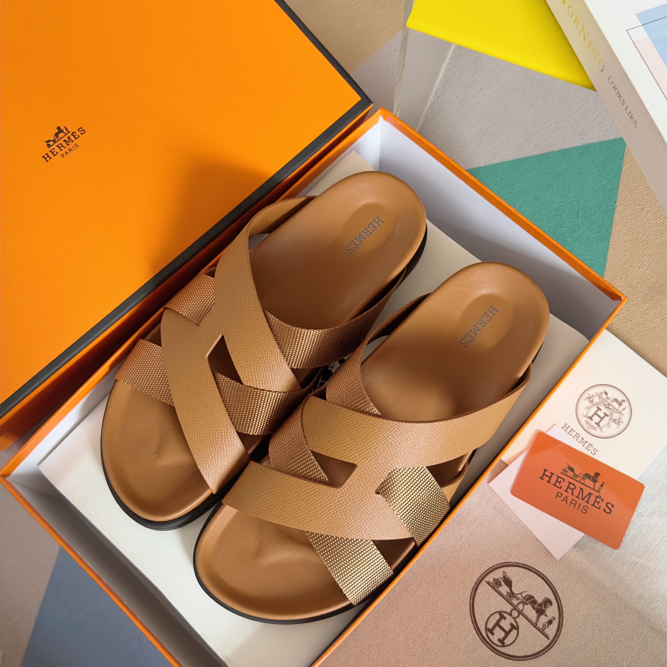 Hermes Sandels – Montanamode