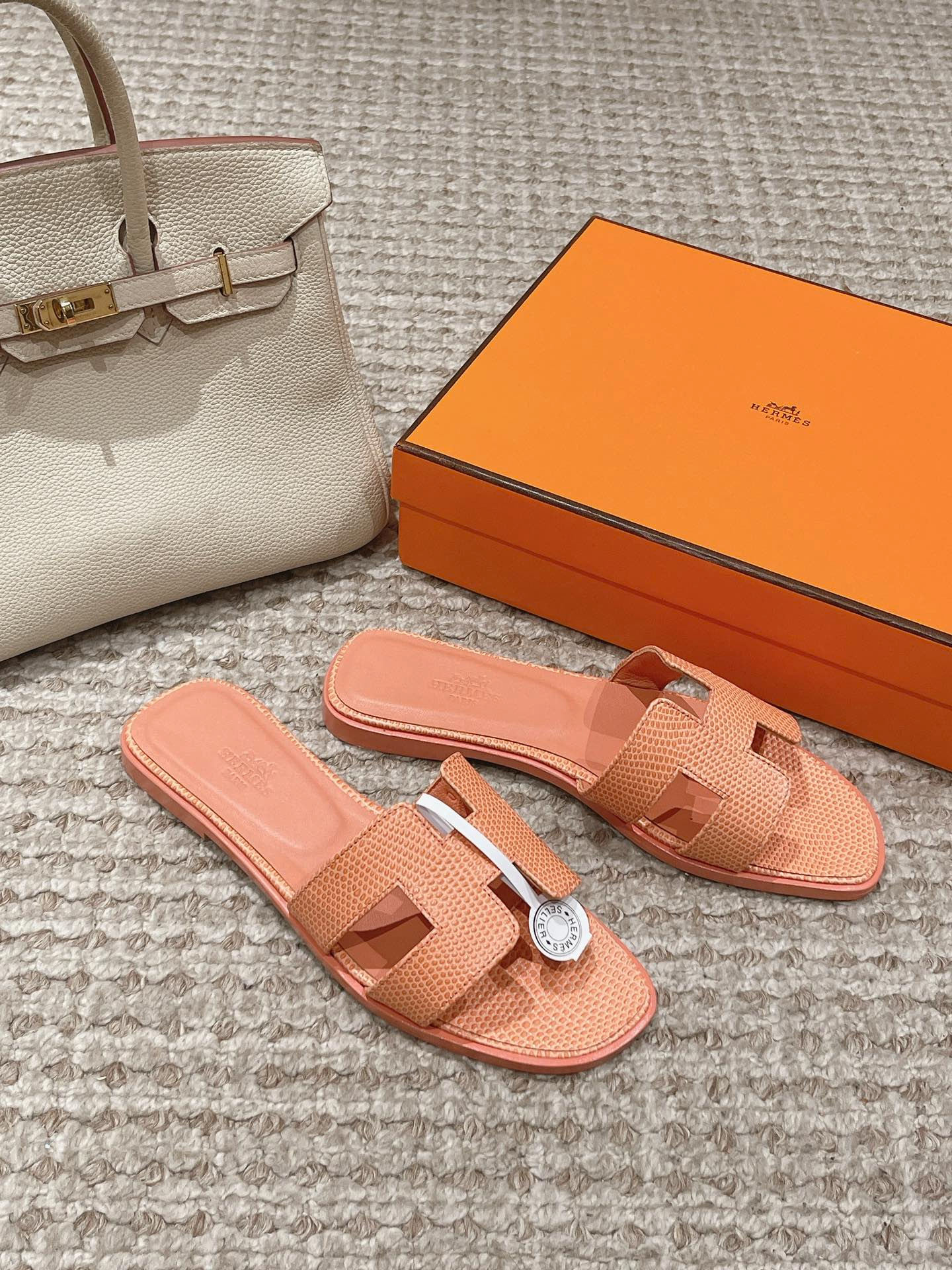 Hermes Sandels – Montanamode