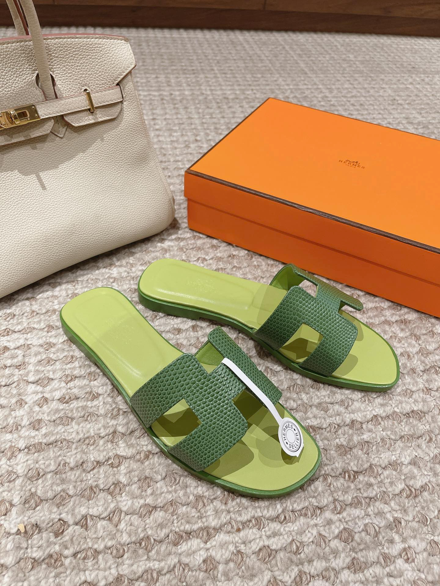 Hermes Sandels – Montanamode