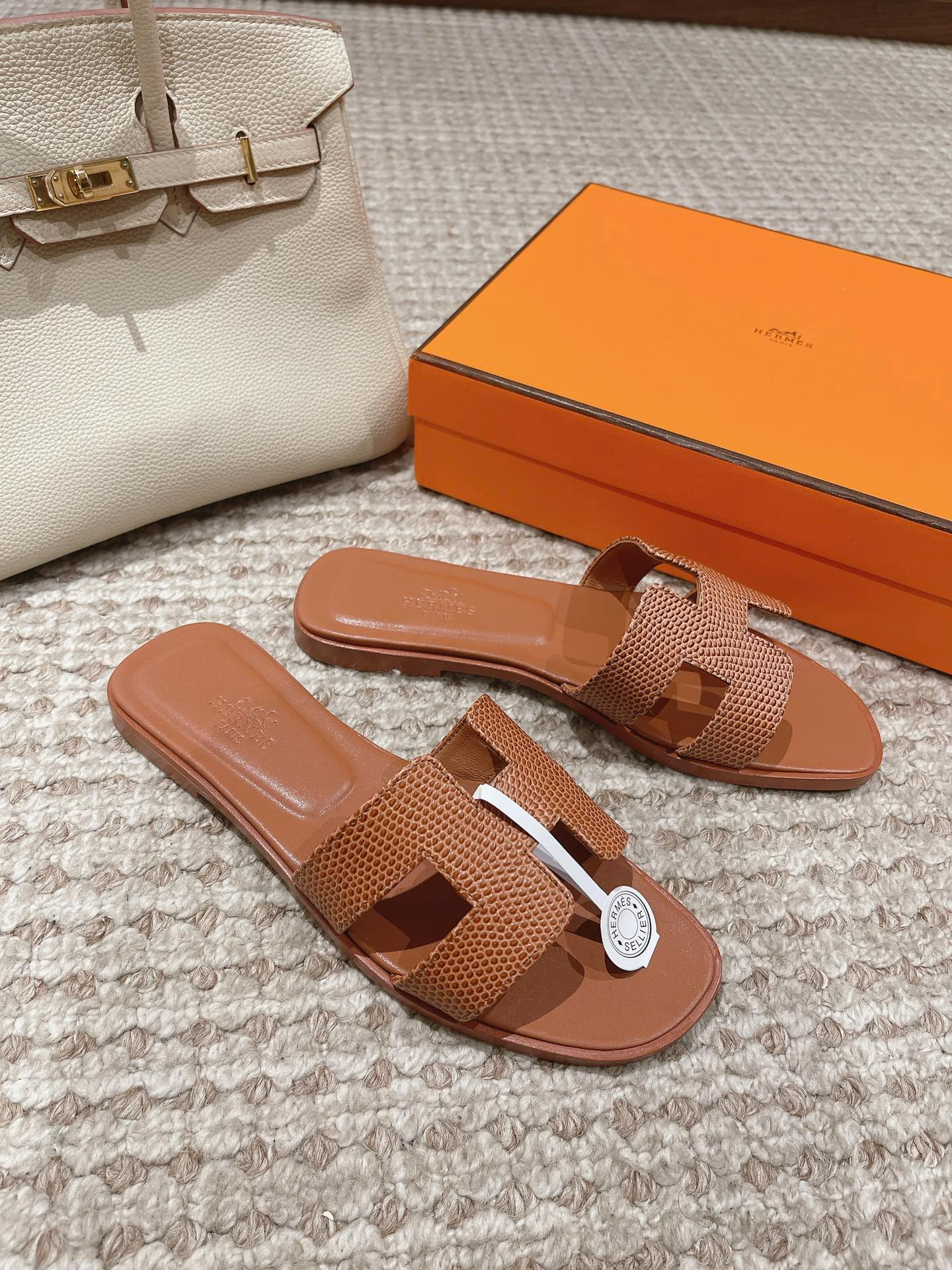Hermes Sandels – Montanamode