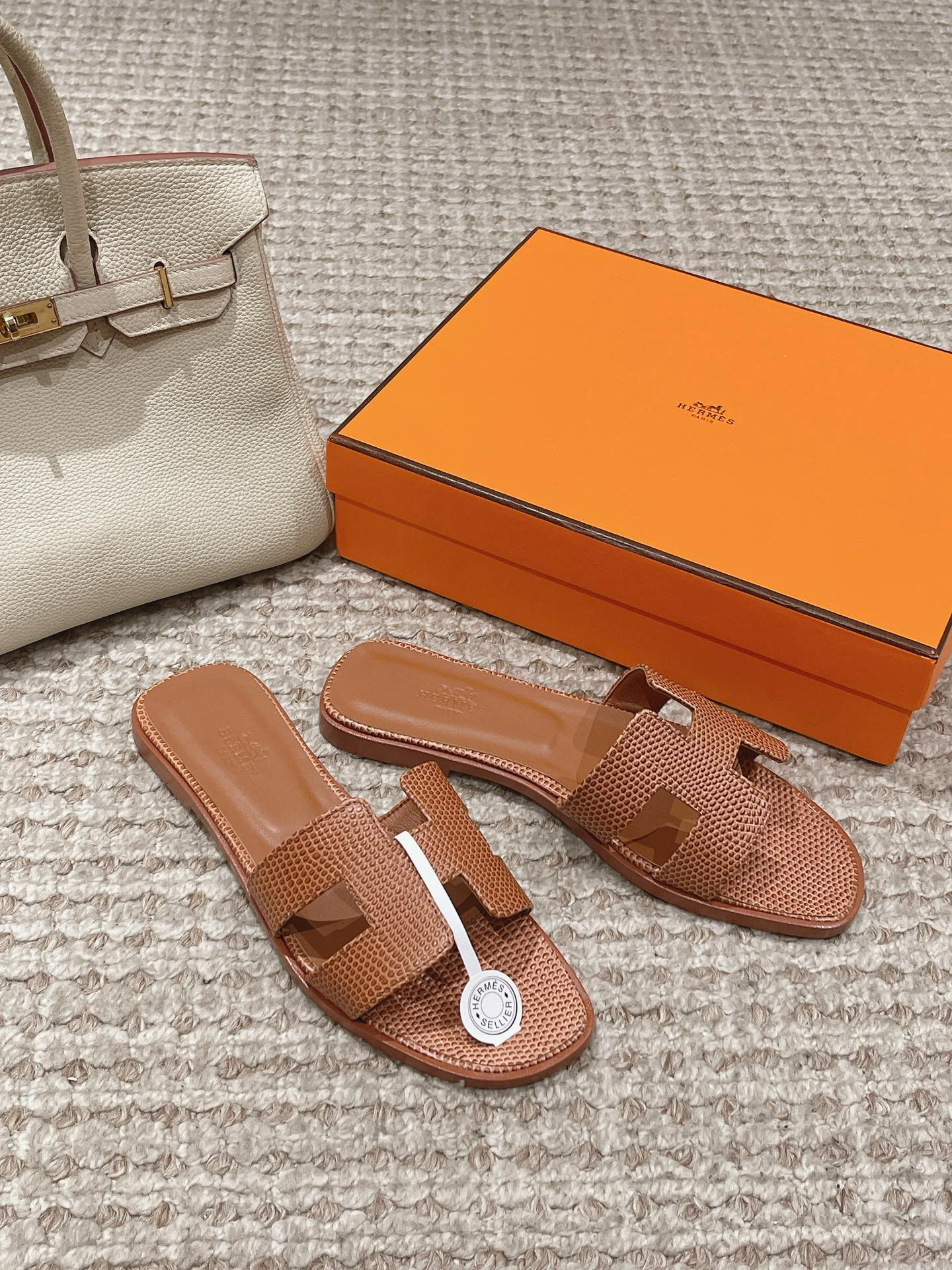 Hermes Sandels – Montanamode