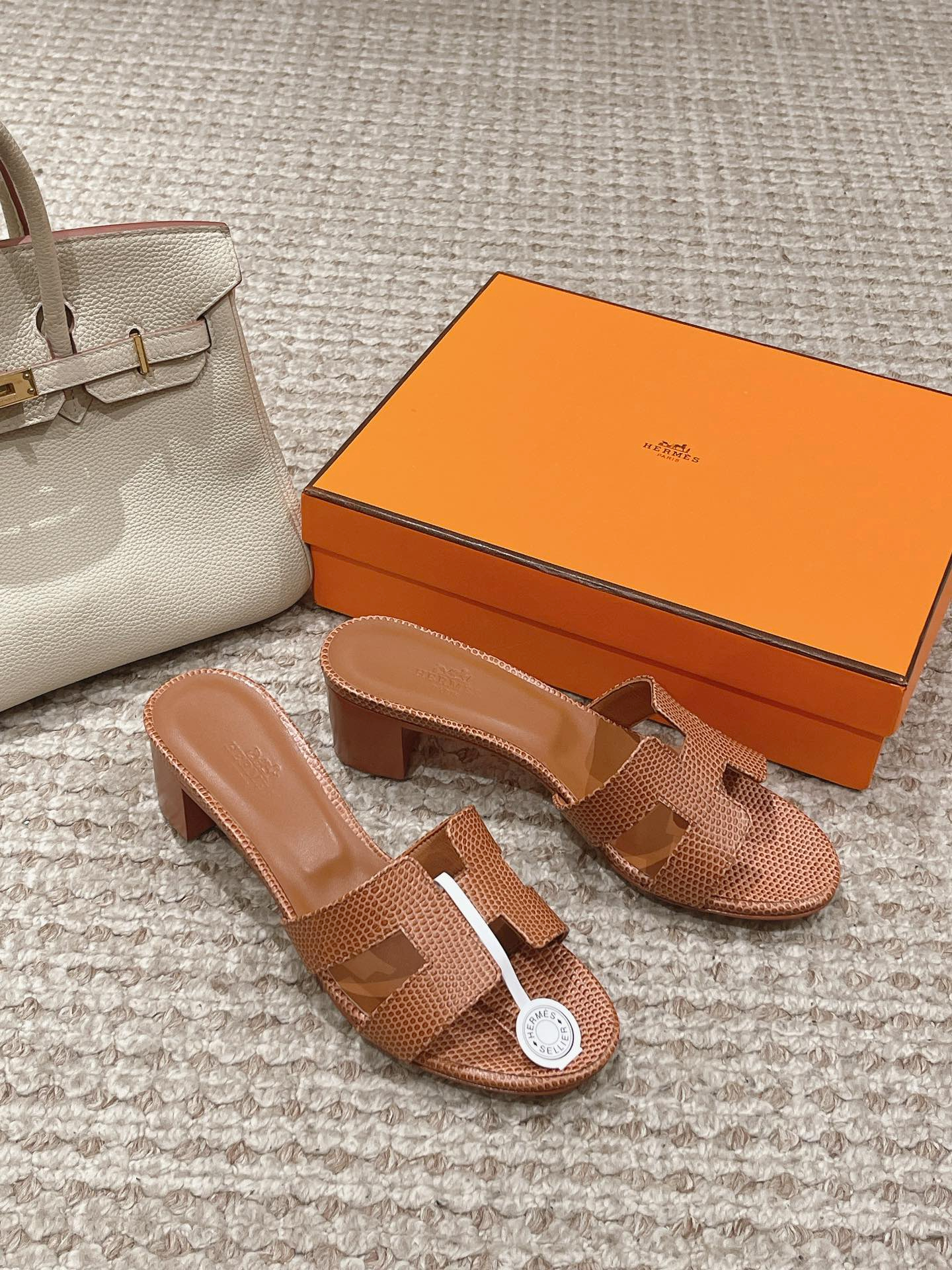 Hermes Sandels – Montanamode