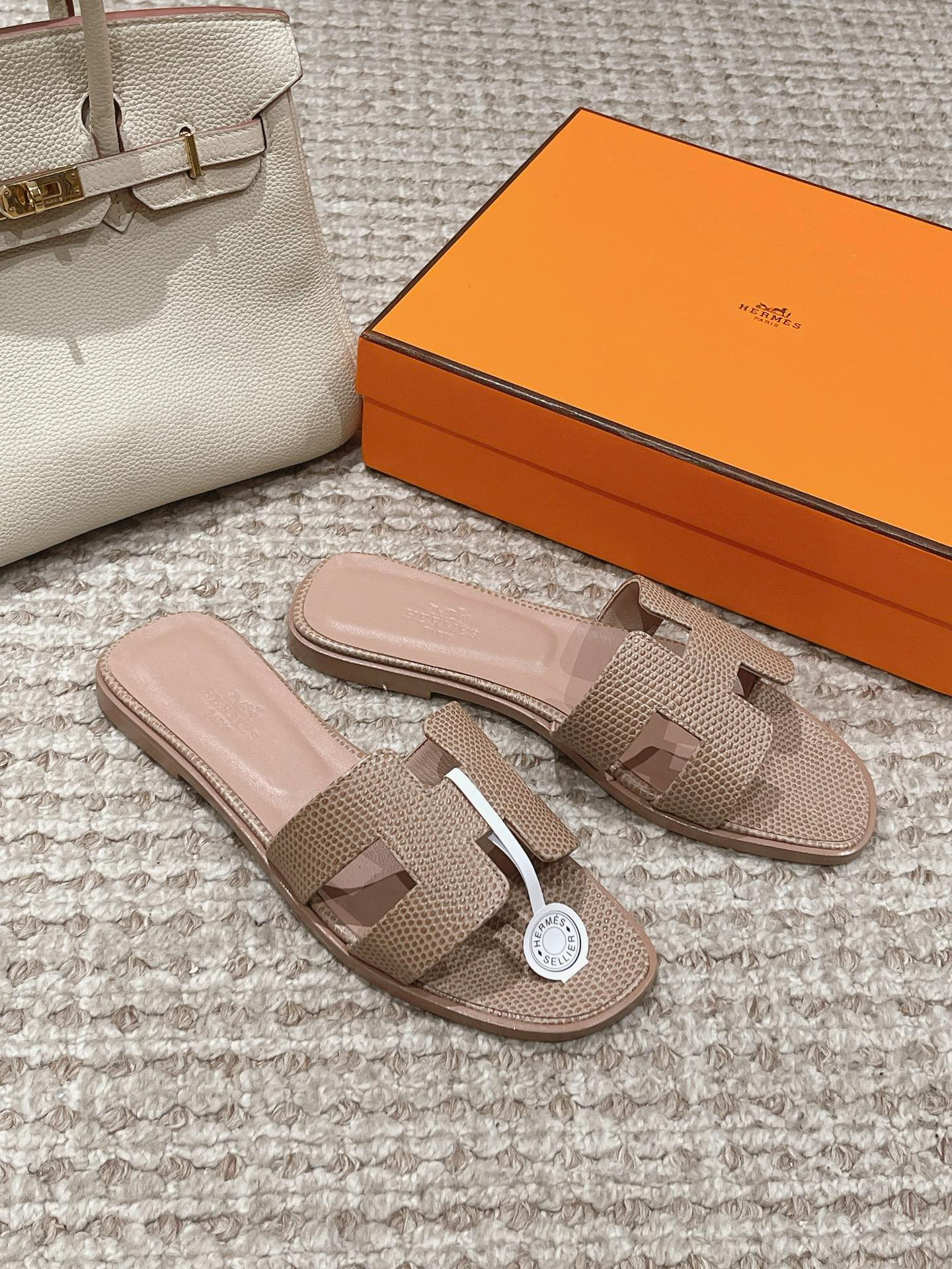 Hermes Sandels – Montanamode