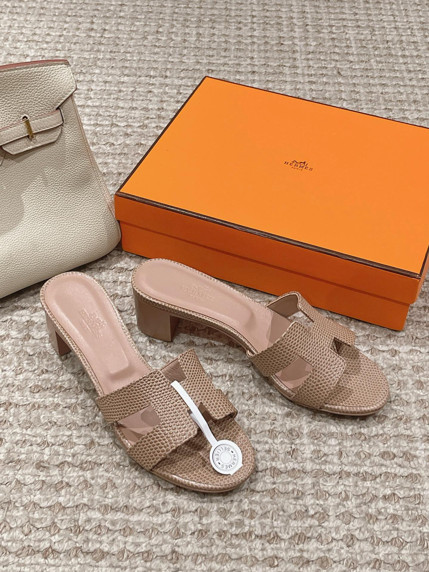 Hermes Sandels – Montanamode