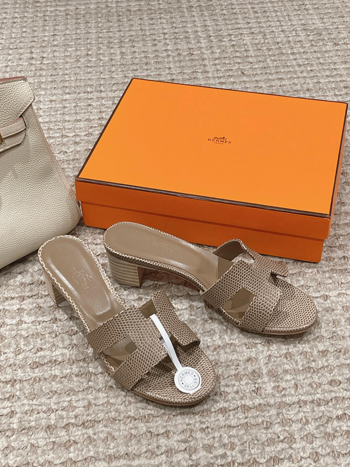 Hermes Sandels – Montanamode
