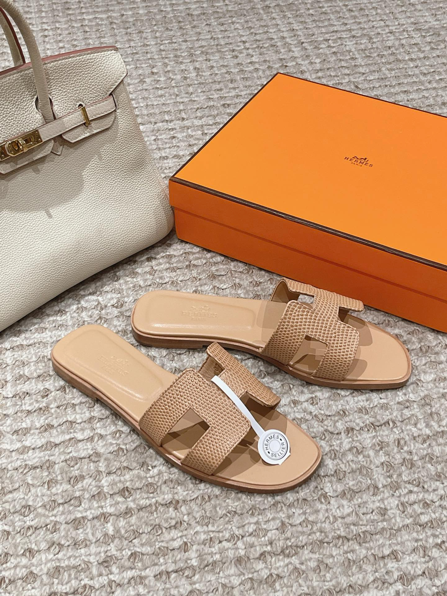 Hermes Sandels – Montanamode