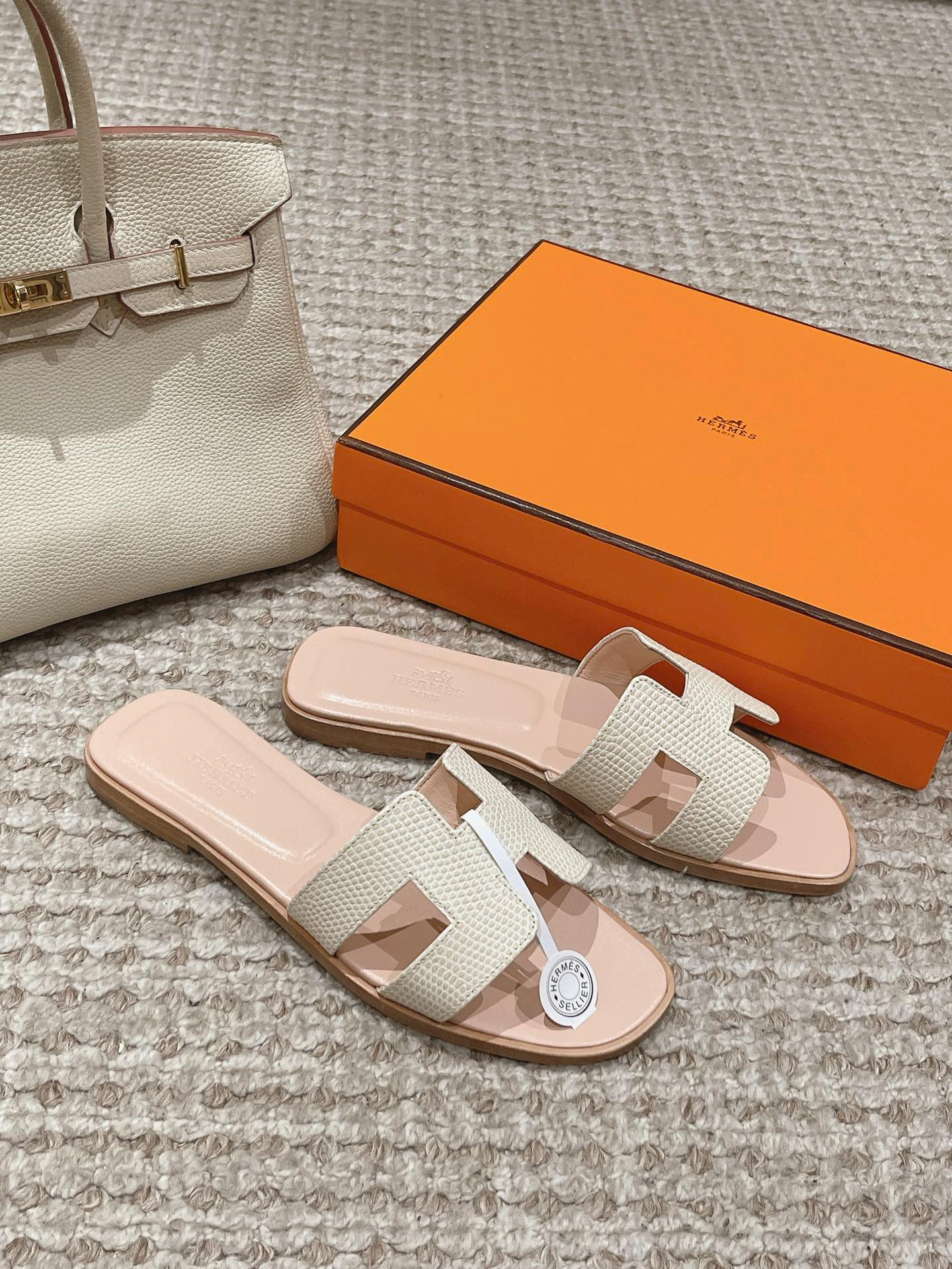 Hermes Sandels – Montanamode