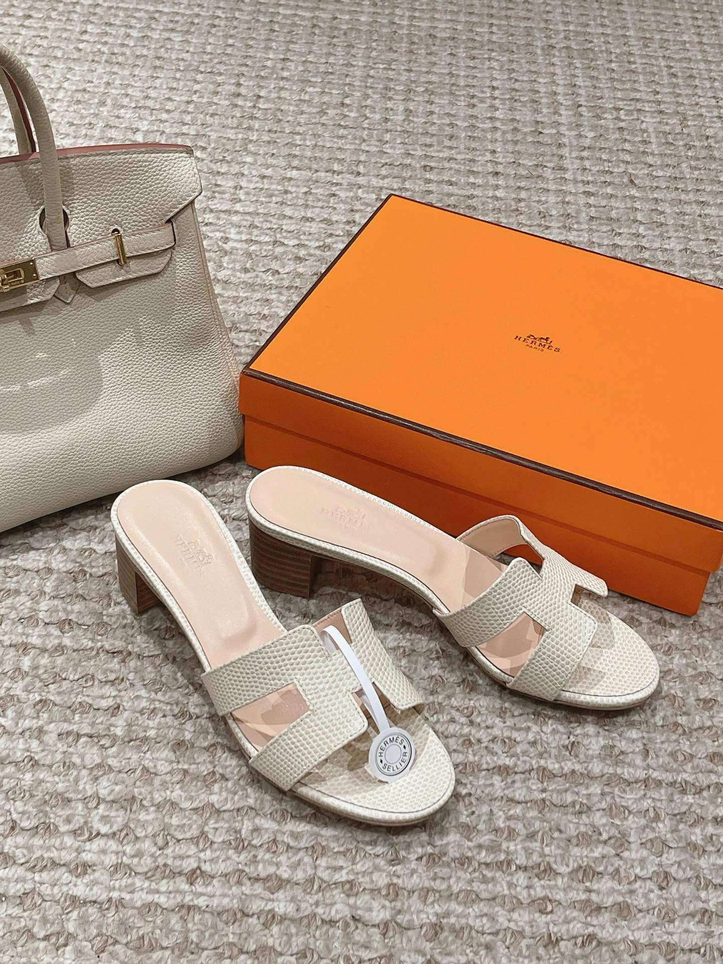 Hermes Sandels – Montanamode