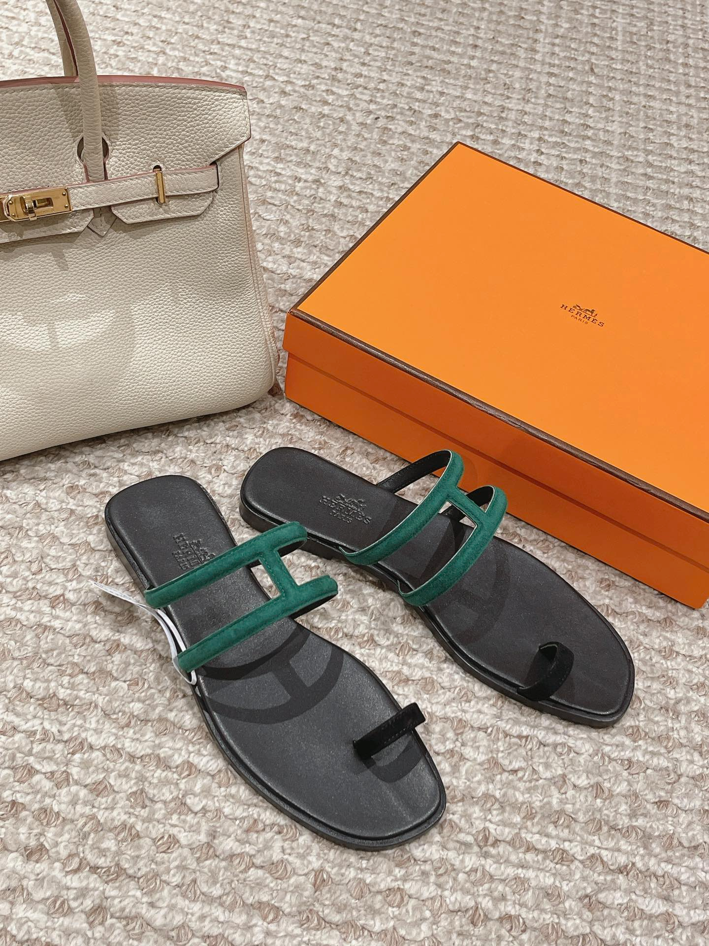 Hermes Sandels – Montanamode