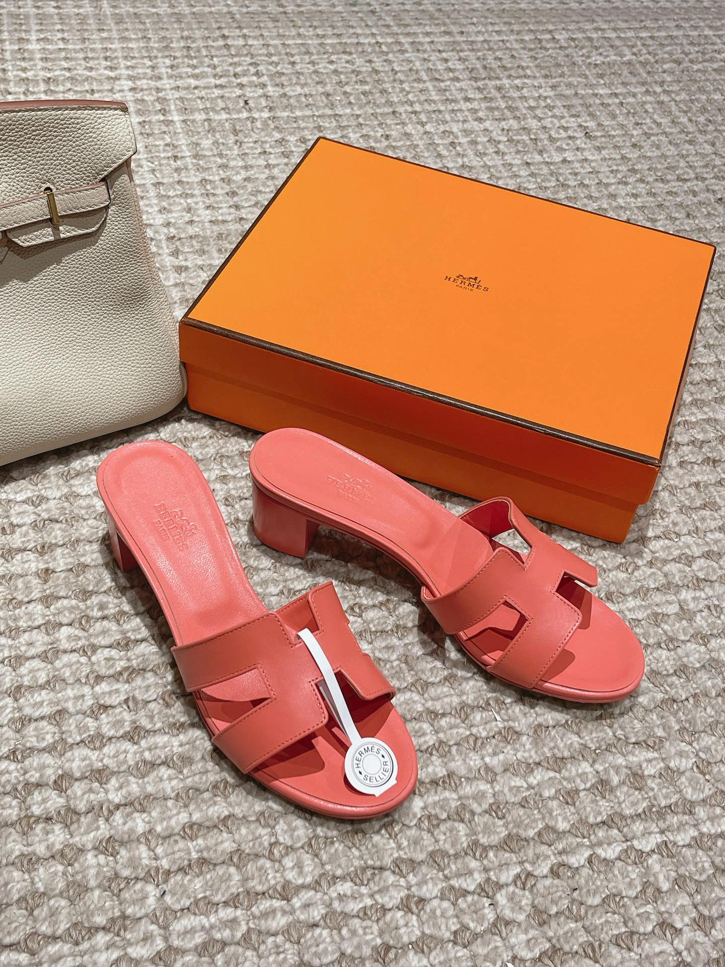 Hermes Sandels – Montanamode