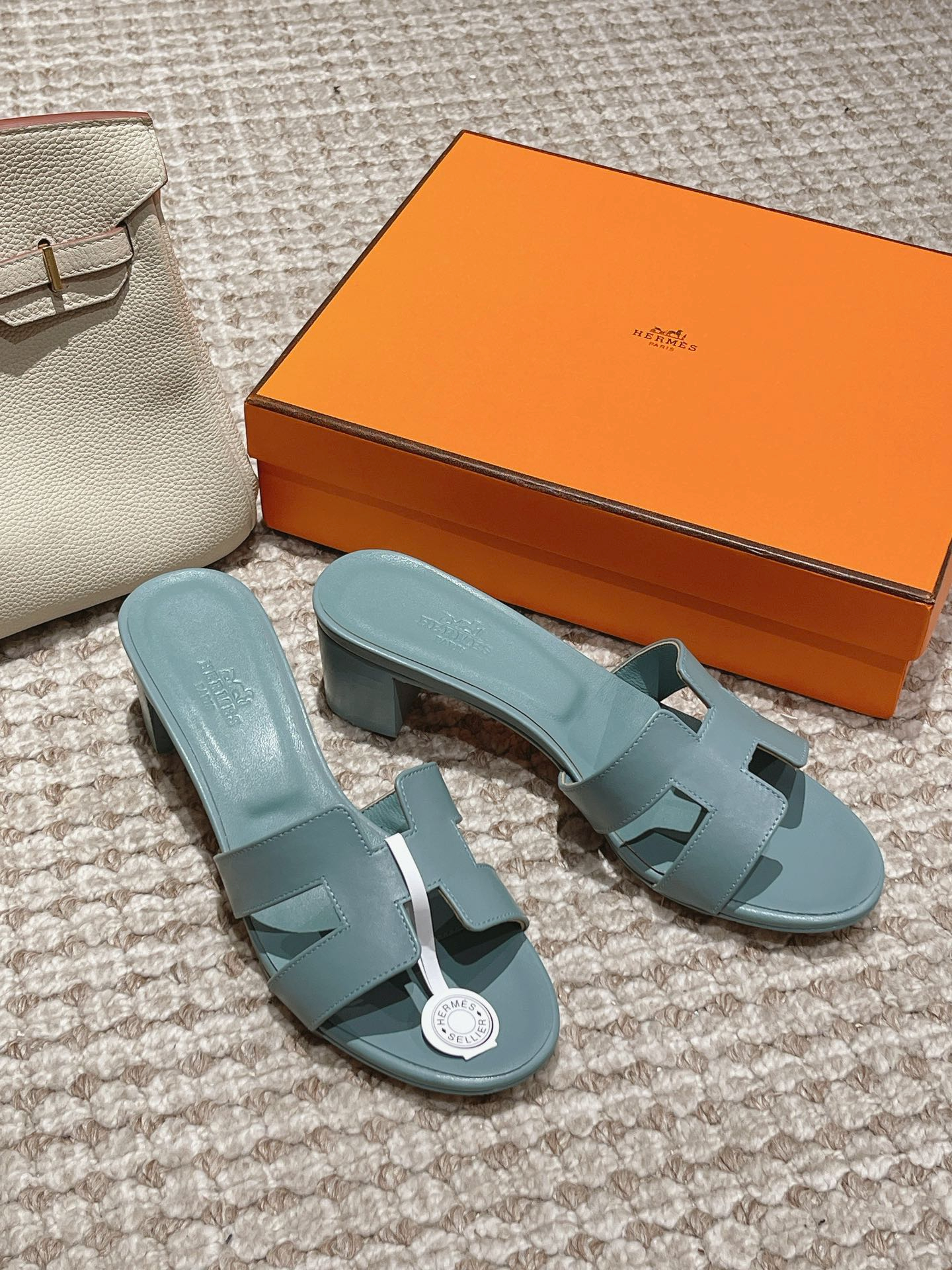 Hermes Sandels – Montanamode