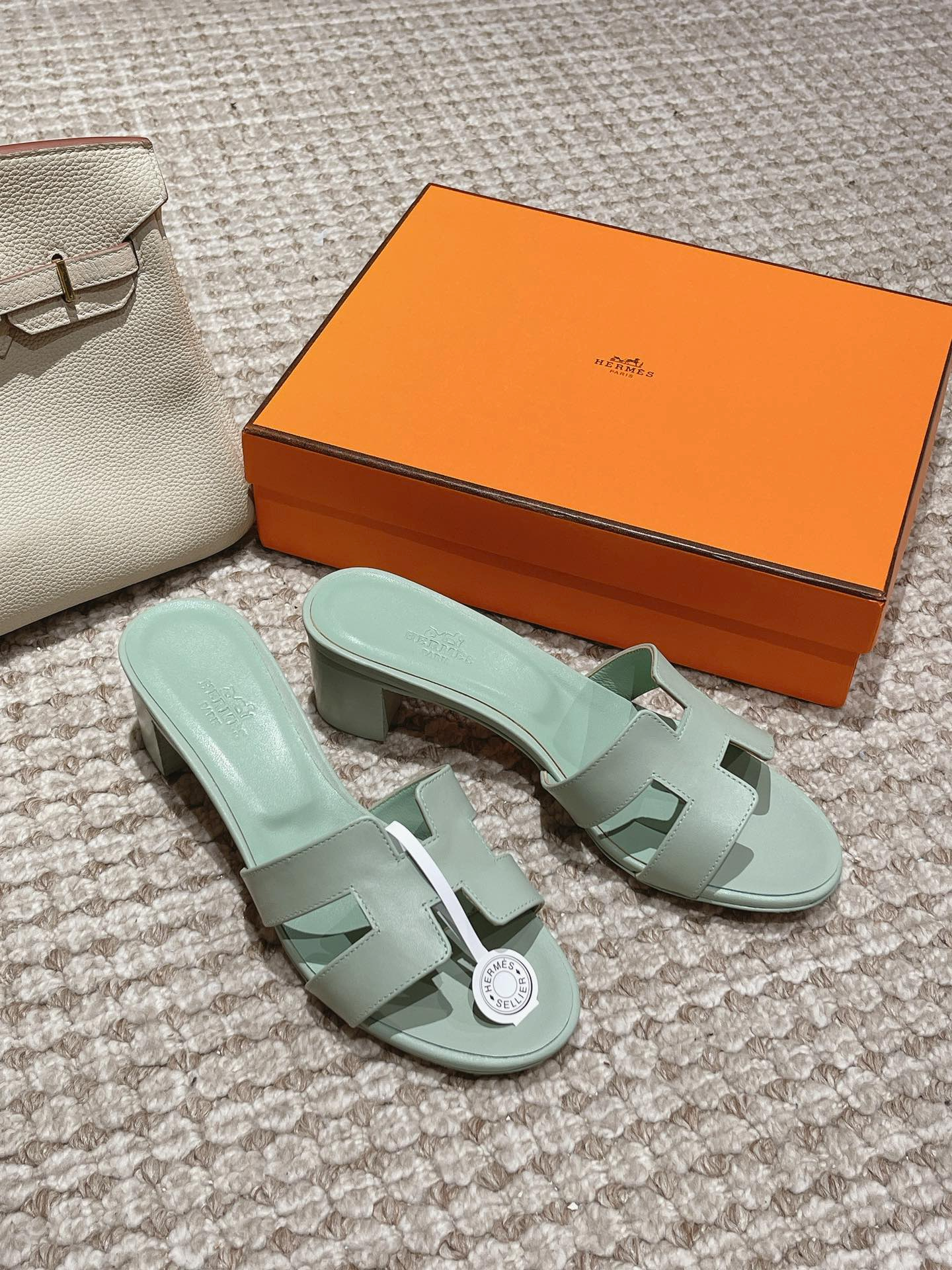 Hermes Sandels – Montanamode