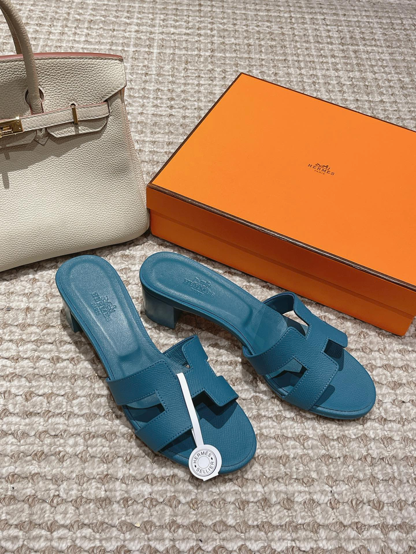 Hermes Sandels – Montanamode