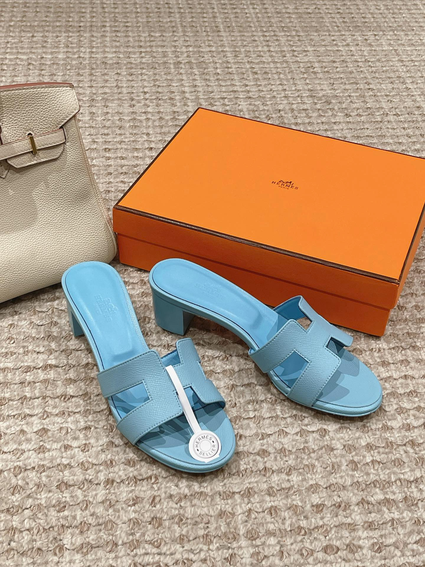 Hermes Sandels – Montanamode