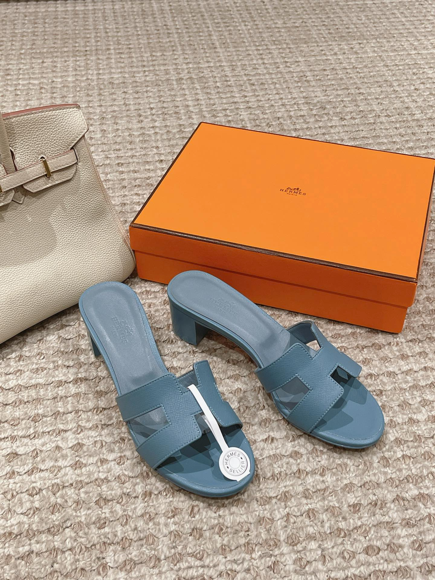 Hermes Sandels – Montanamode