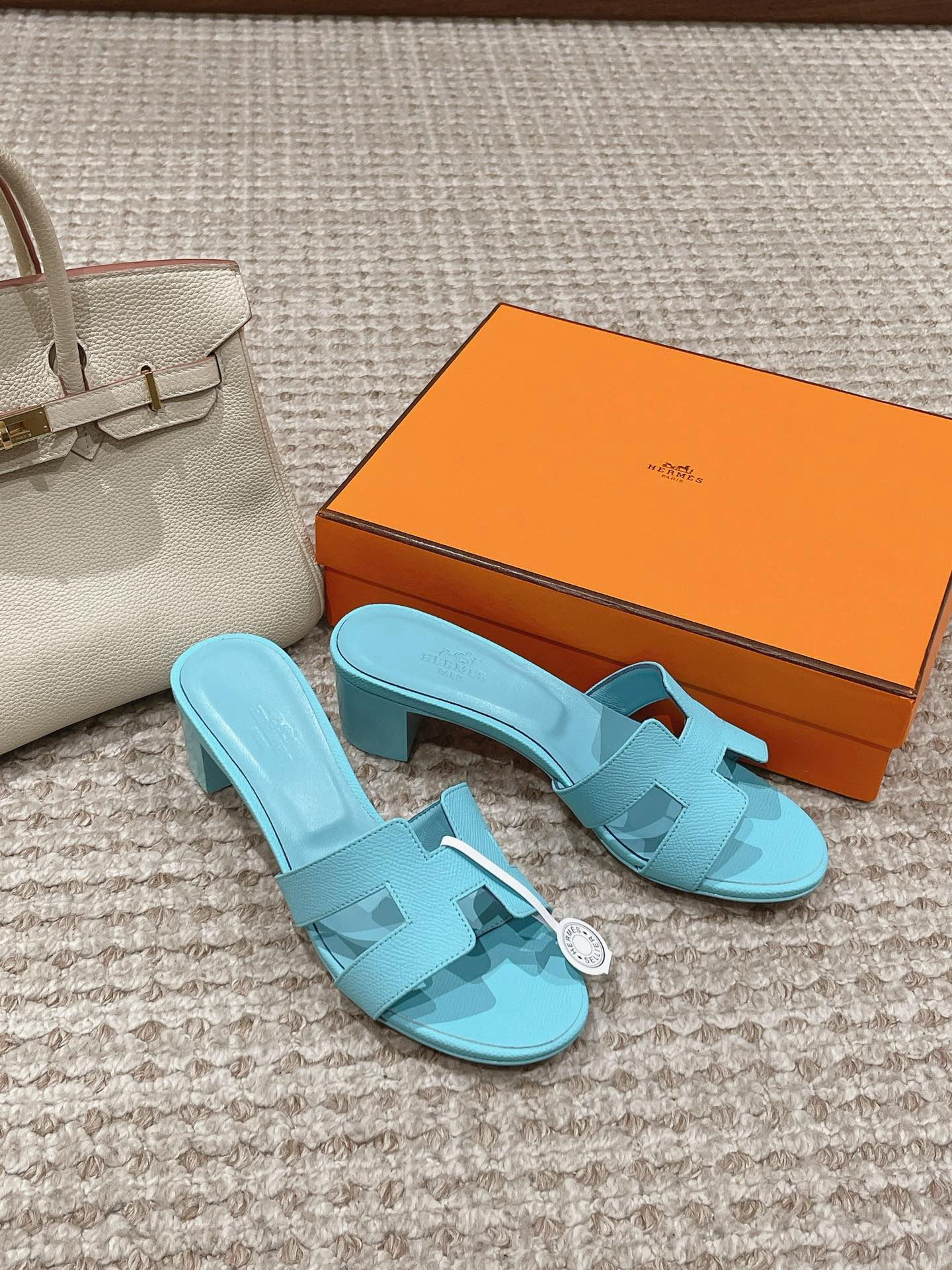 Hermes Sandels – Montanamode