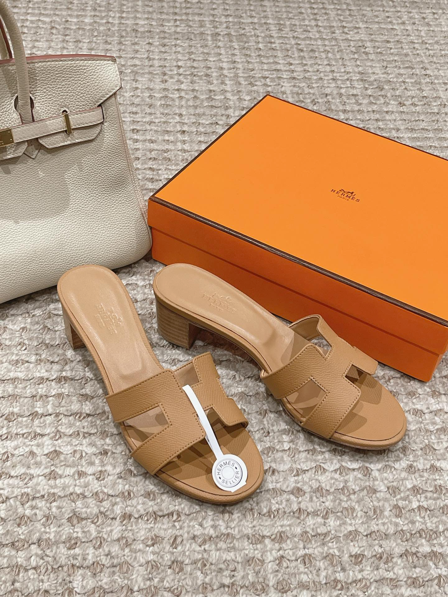 Hermes Sandels – Montanamode