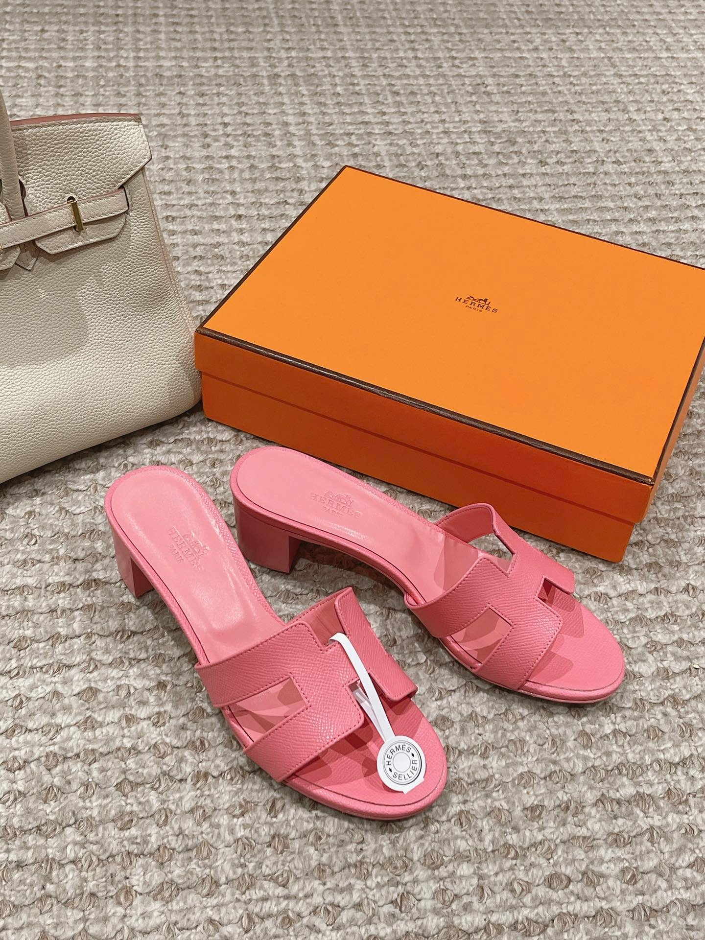 Hermes Sandels – Montanamode