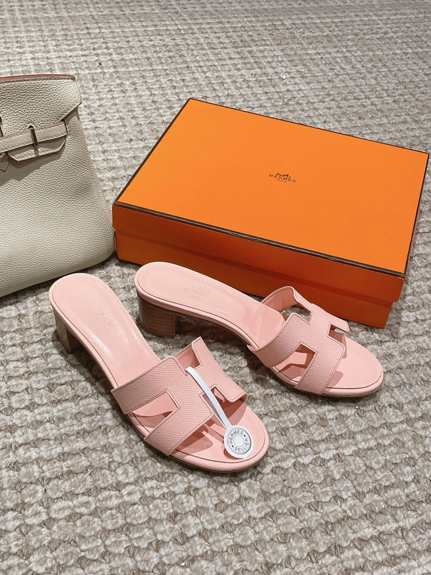 Hermes Sandels – Montanamode