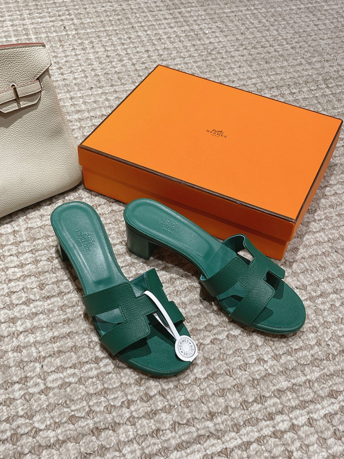 Hermes Sandels – Montanamode