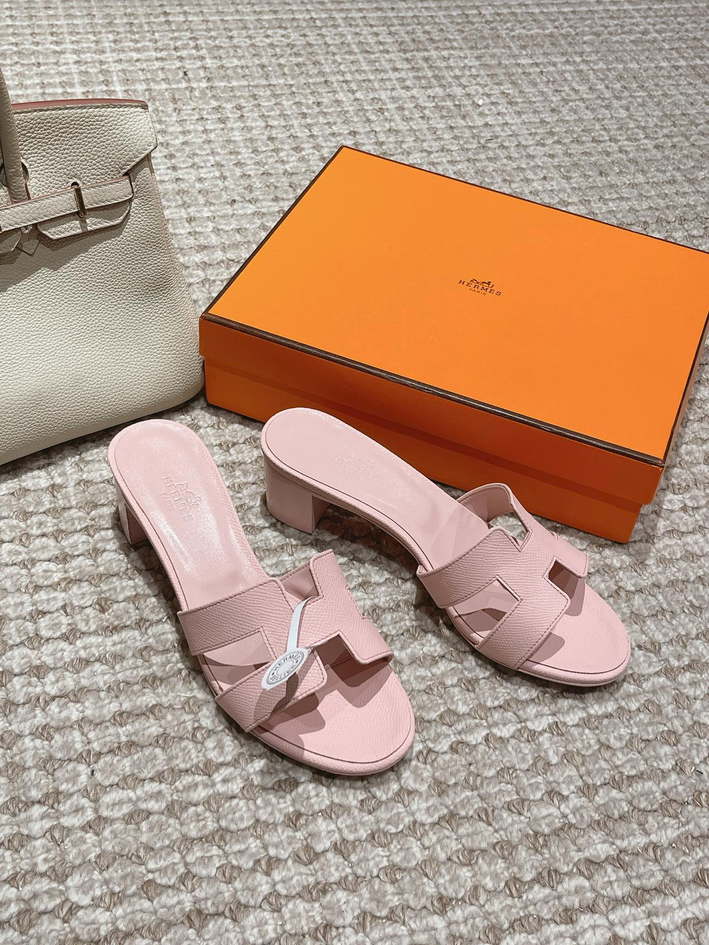 Hermes Sandels – Montanamode