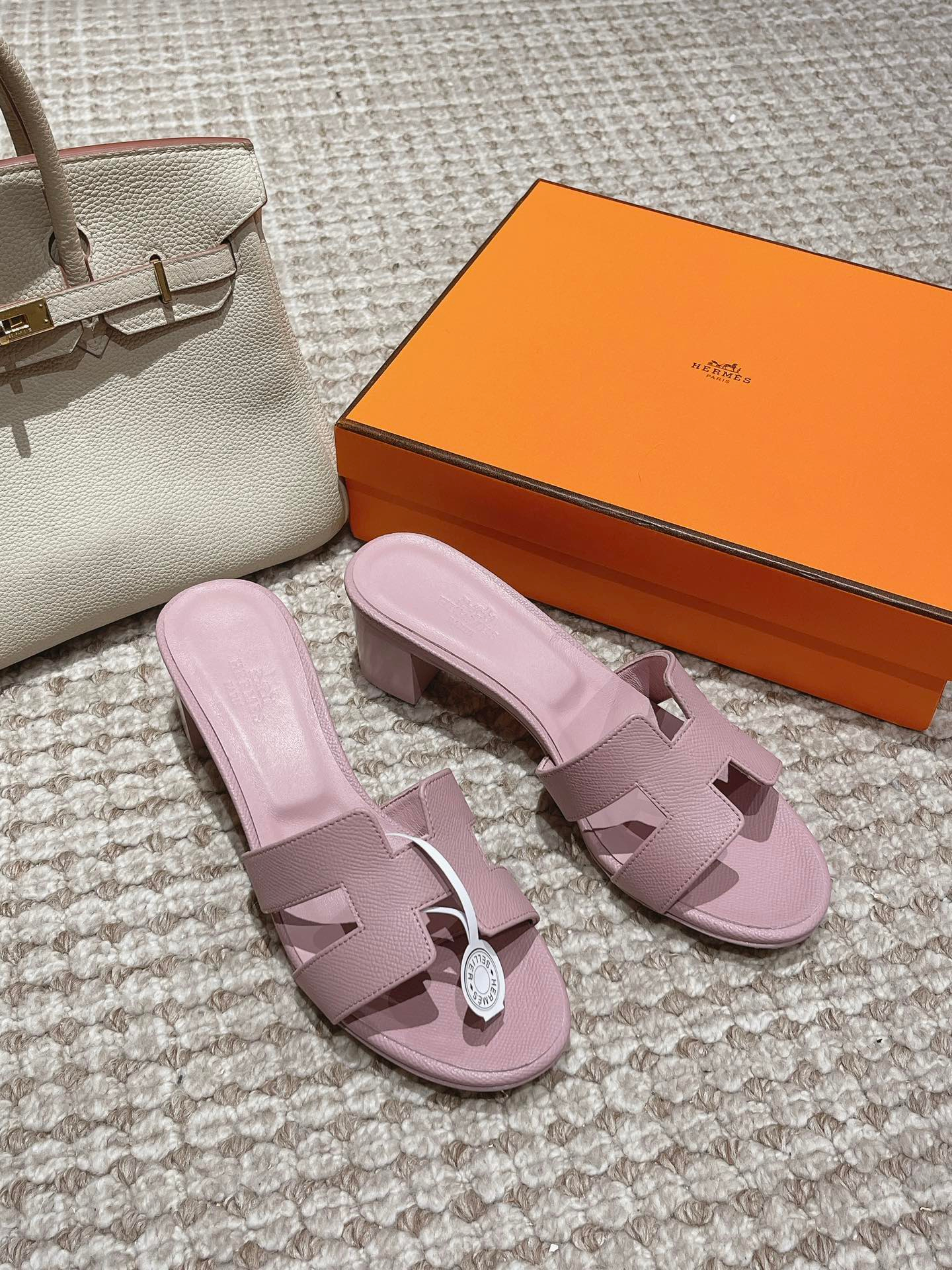 Hermes Sandels – Montanamode