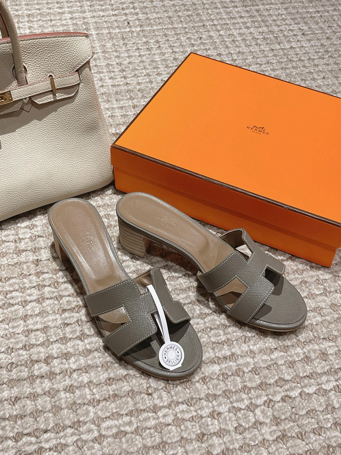 Hermes Sandels – Montanamode