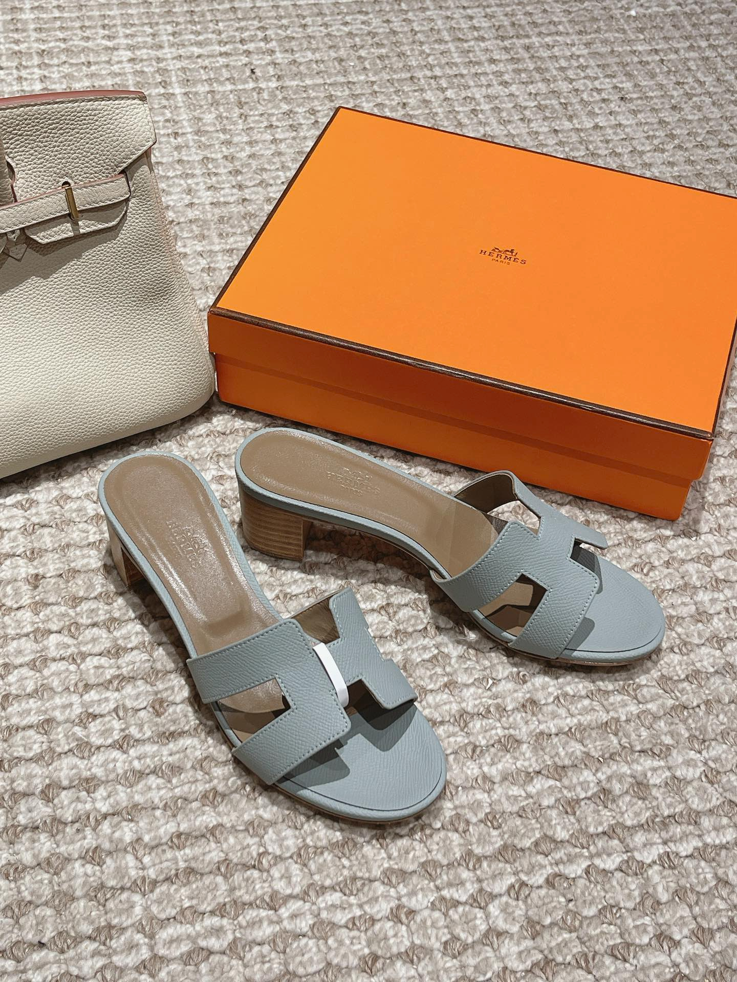 Hermes Sandels – Montanamode