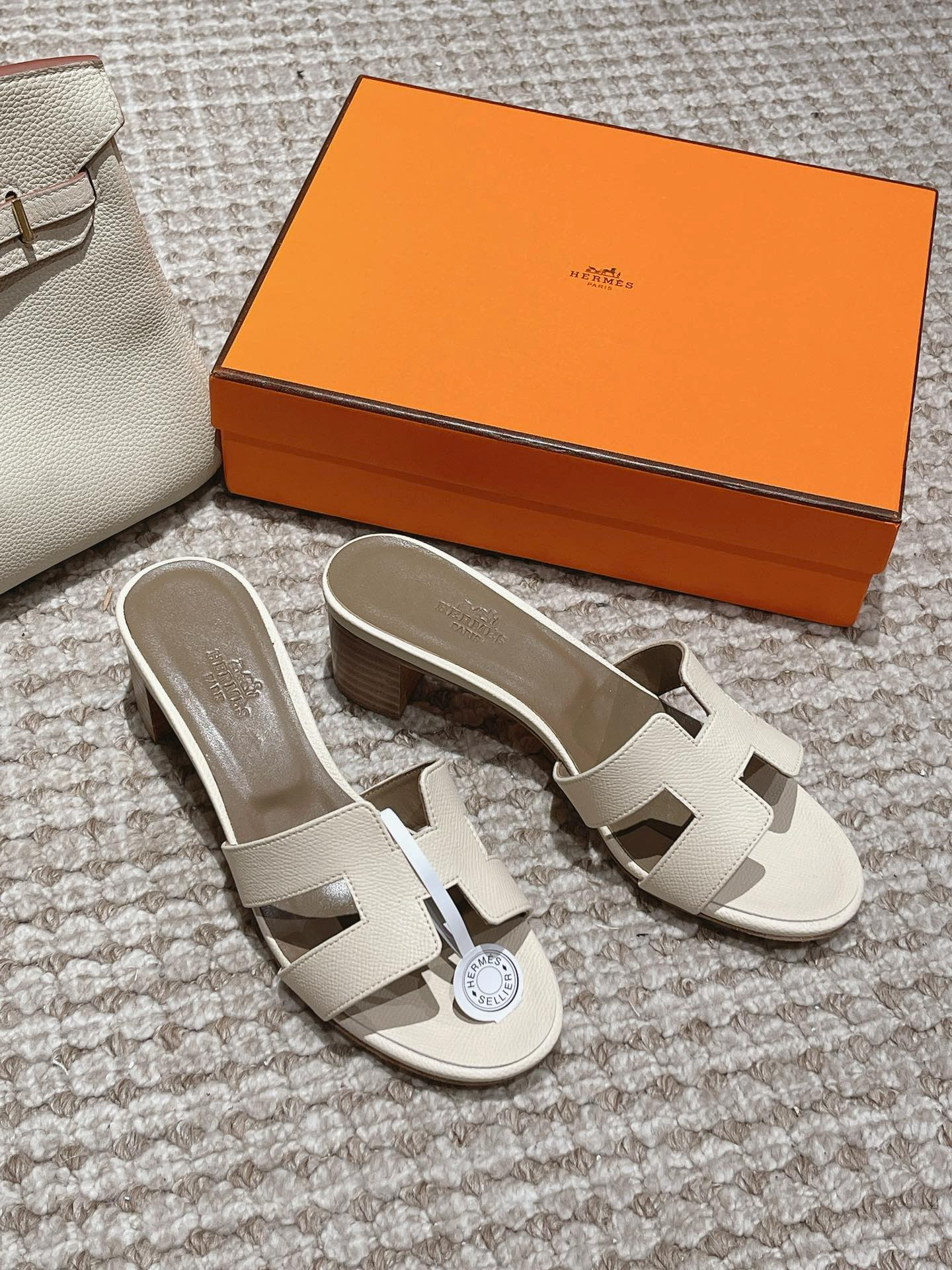 Hermes Sandels – Montanamode