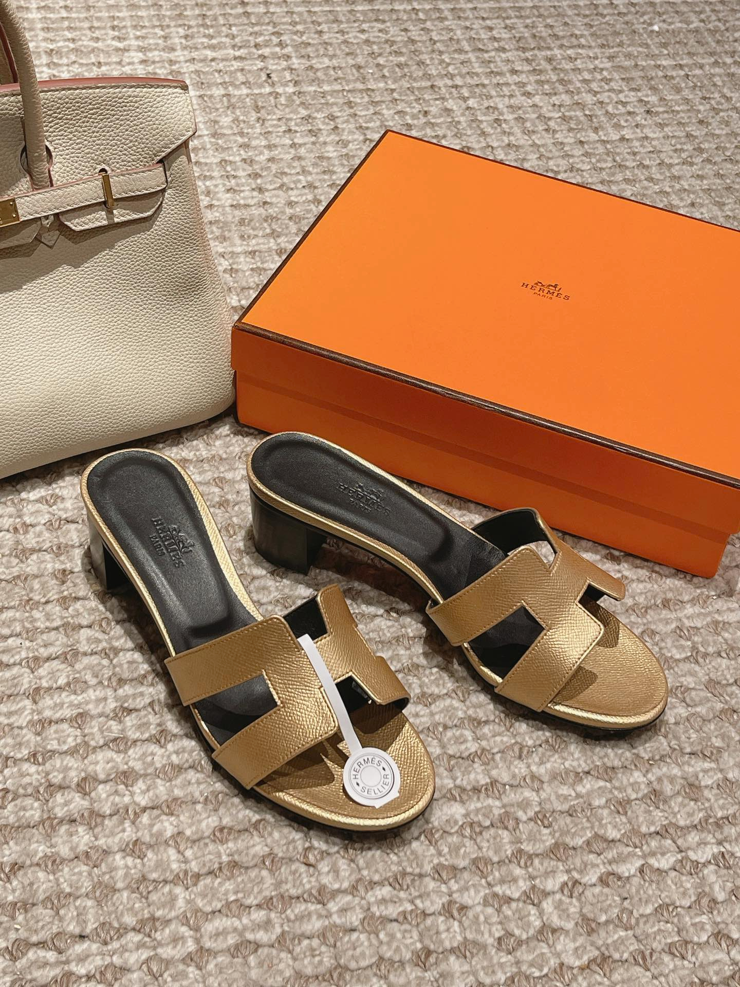 Hermes Sandels – Montanamode