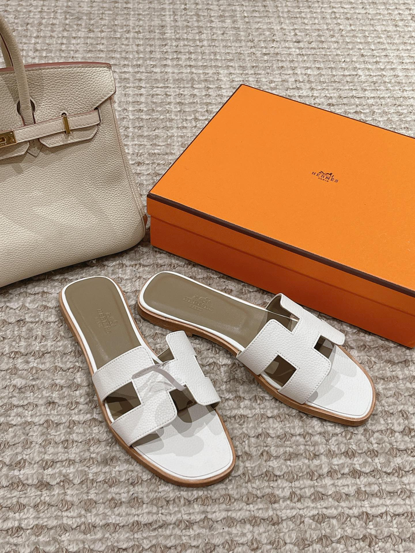 Hermes Sandels – Montanamode