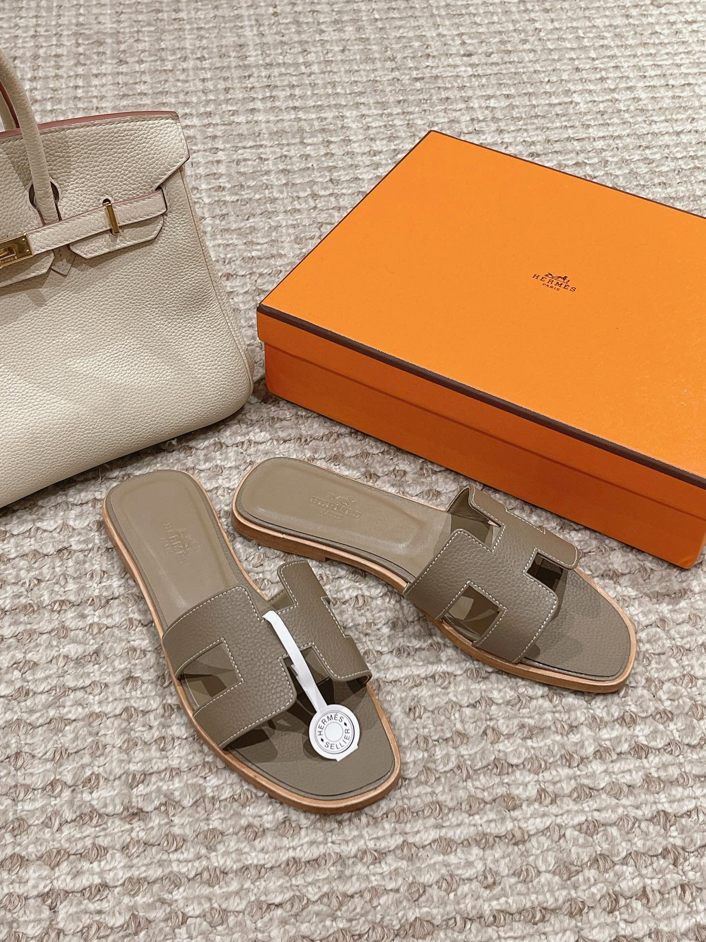 Hermes Sandels – Montanamode