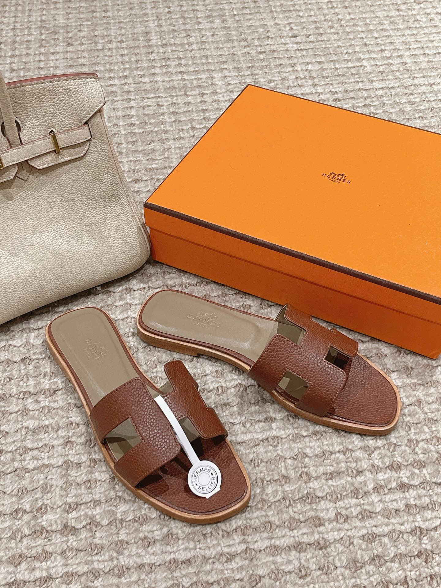 Hermes Sandels – Montanamode