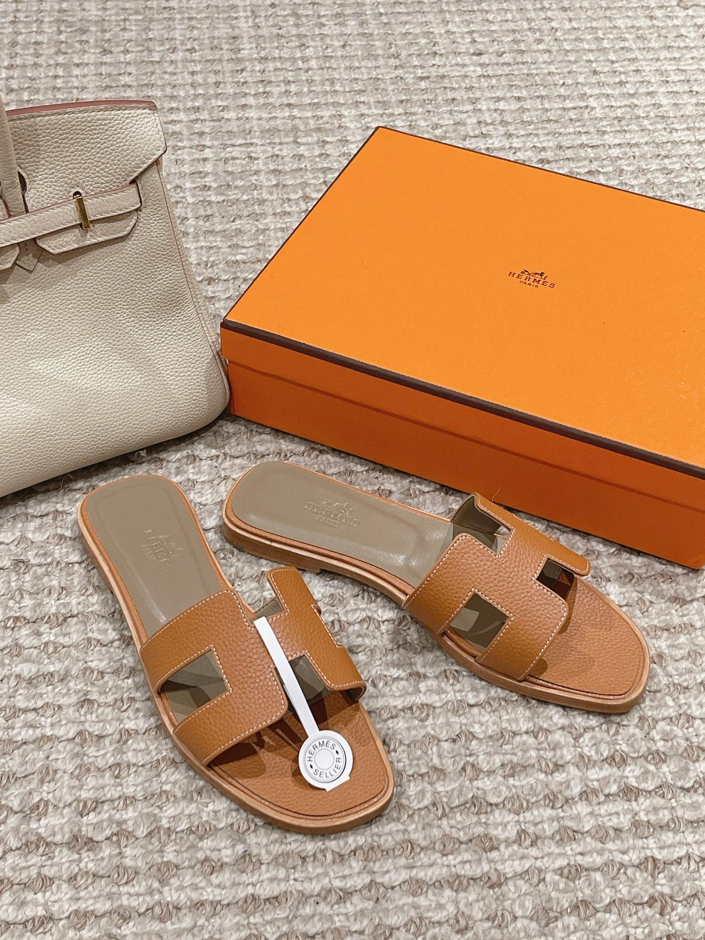 Hermes Sandels – Montanamode
