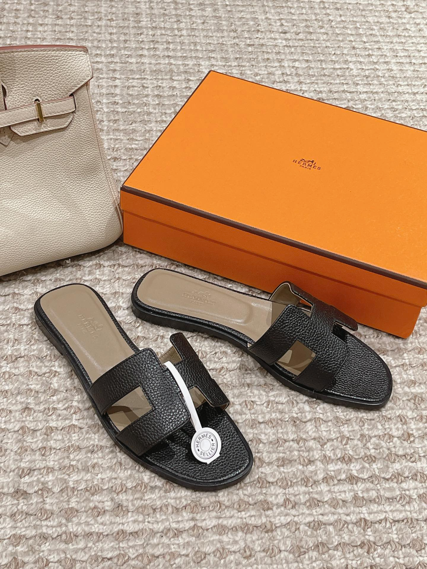Hermes Sandels – Montanamode