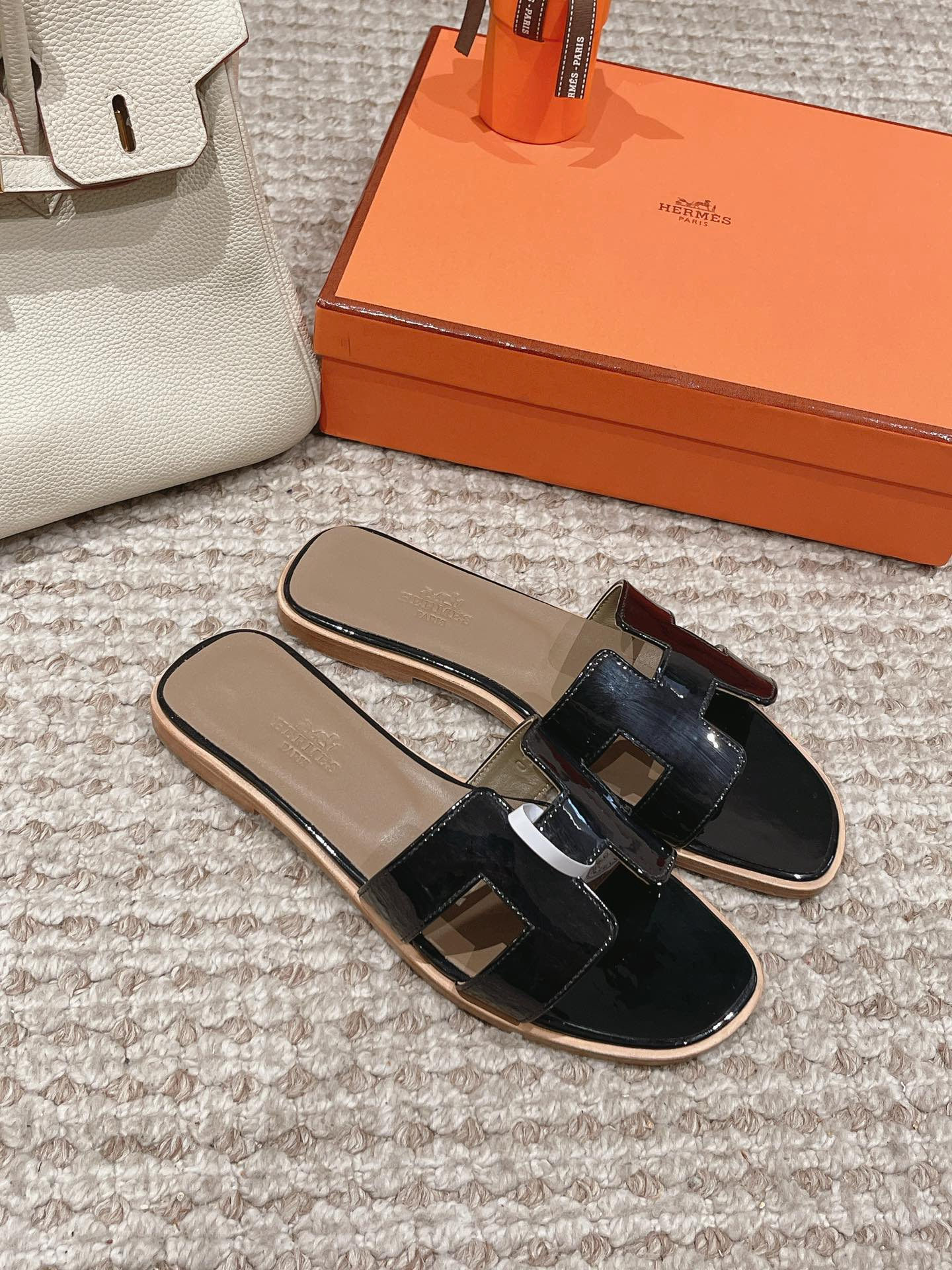 Hermes Sandels – Montanamode