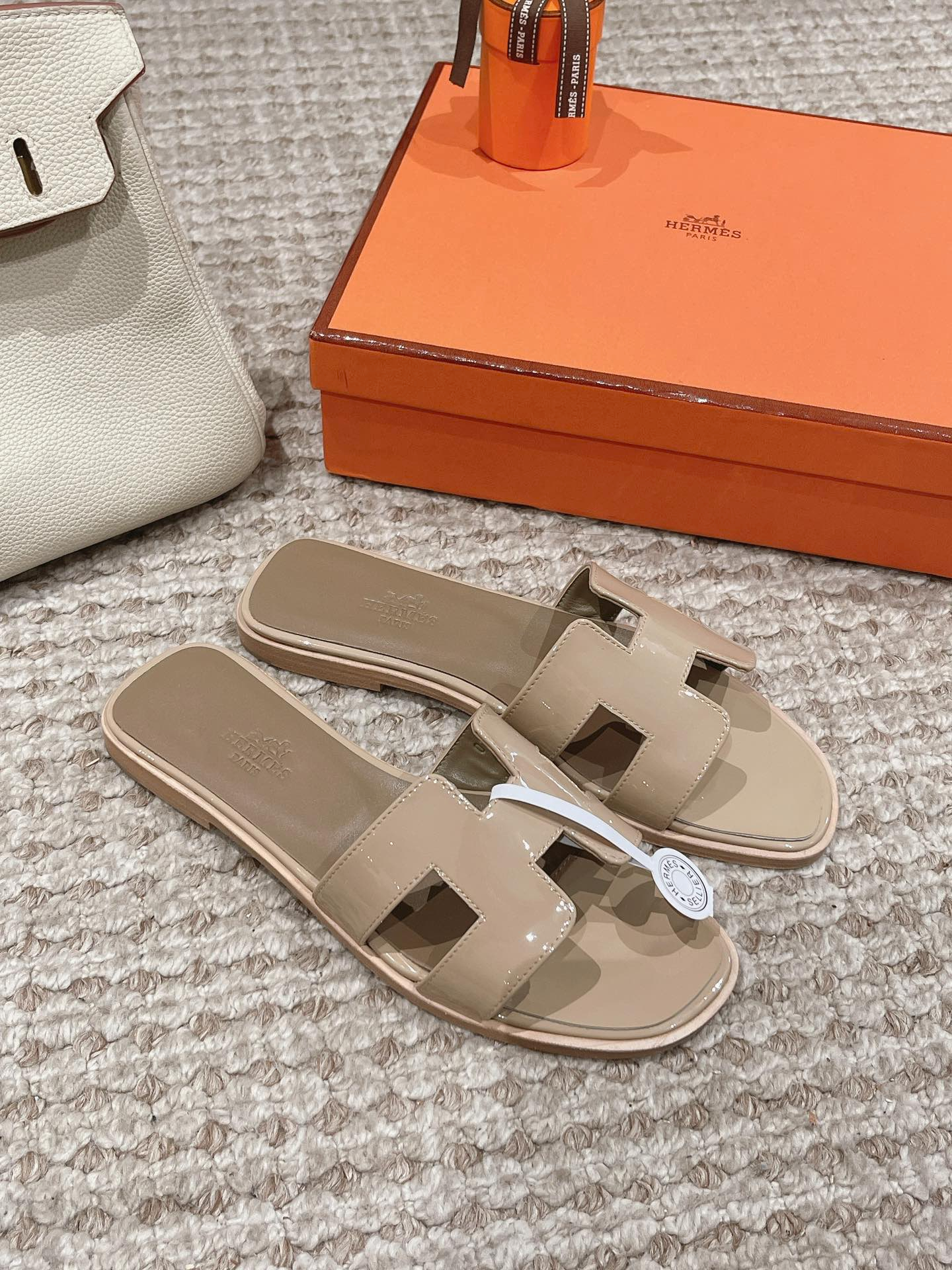 Hermes Sandels – Montanamode