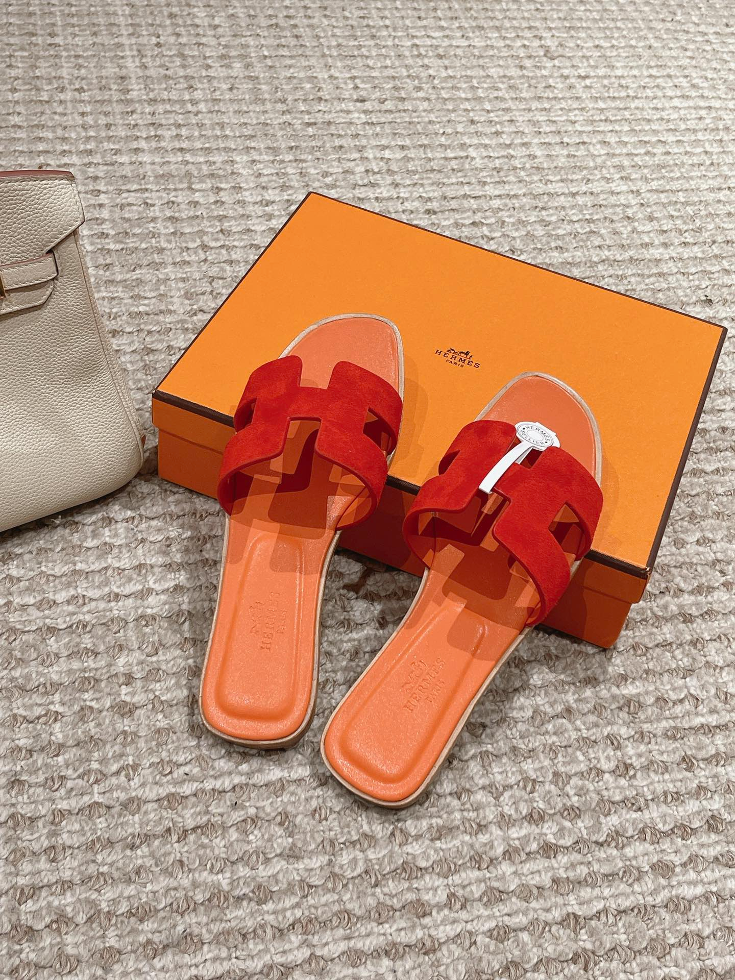 Hermes Sandels – Montanamode