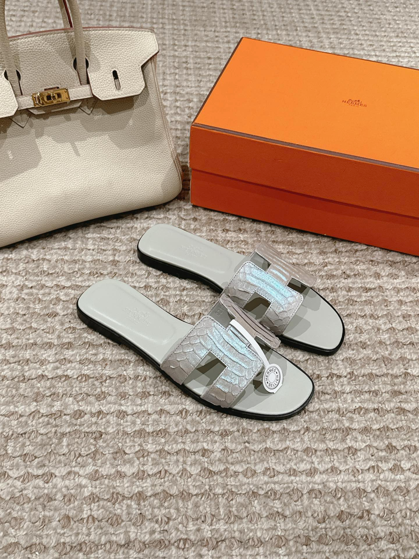 Hermes Sandels – Montanamode