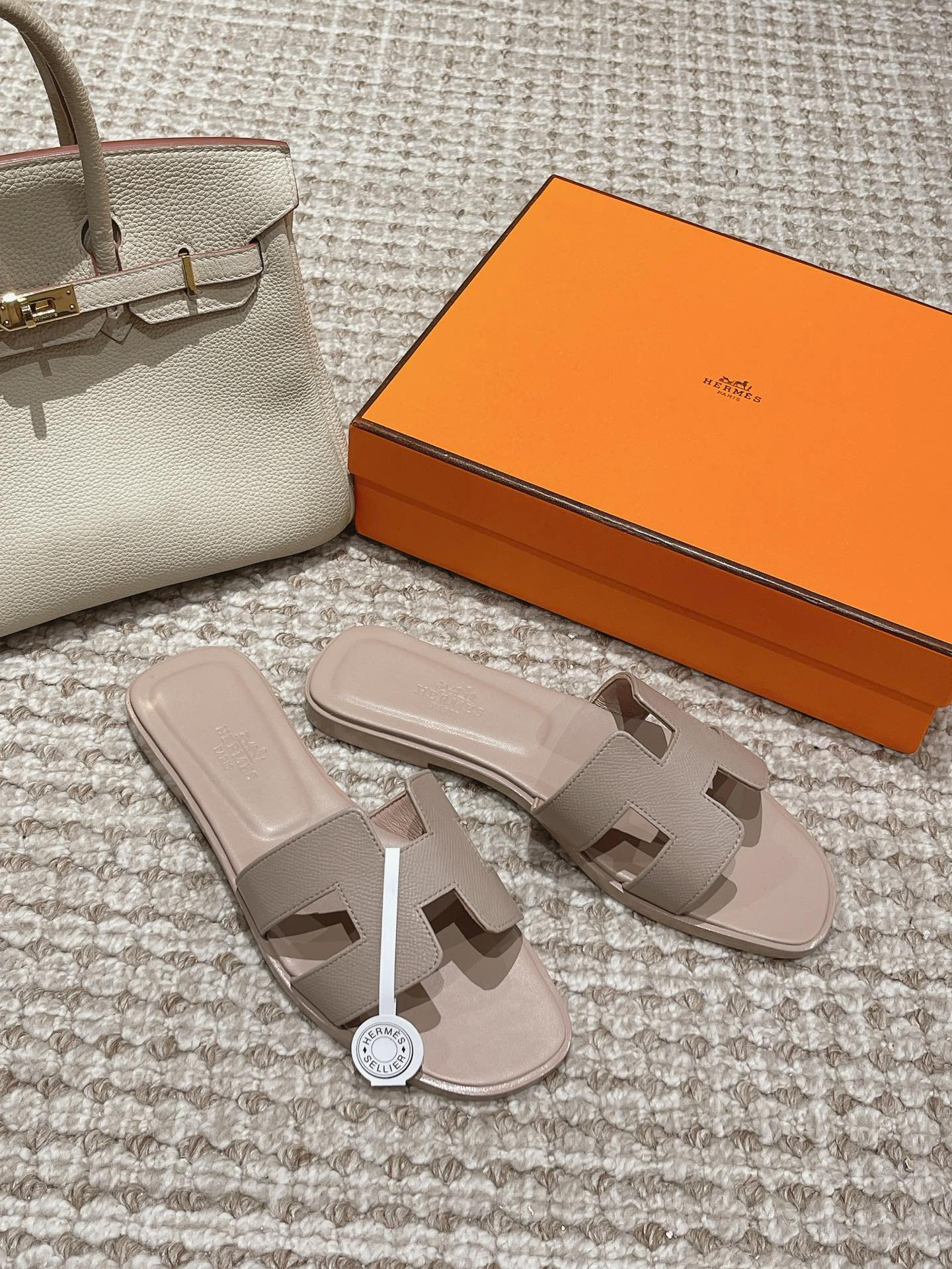 Hermes Sandels – Montanamode