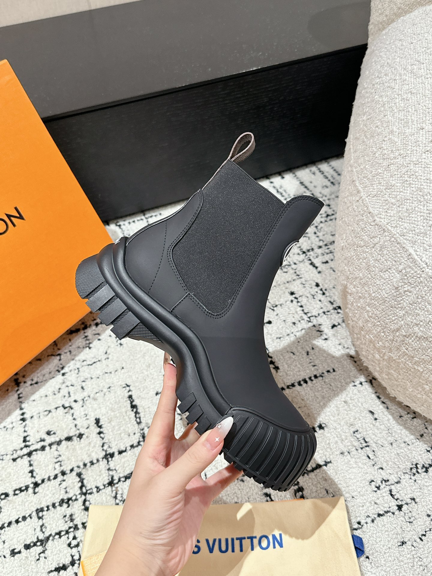 Louis Vuitton Sneakers – Montanamode