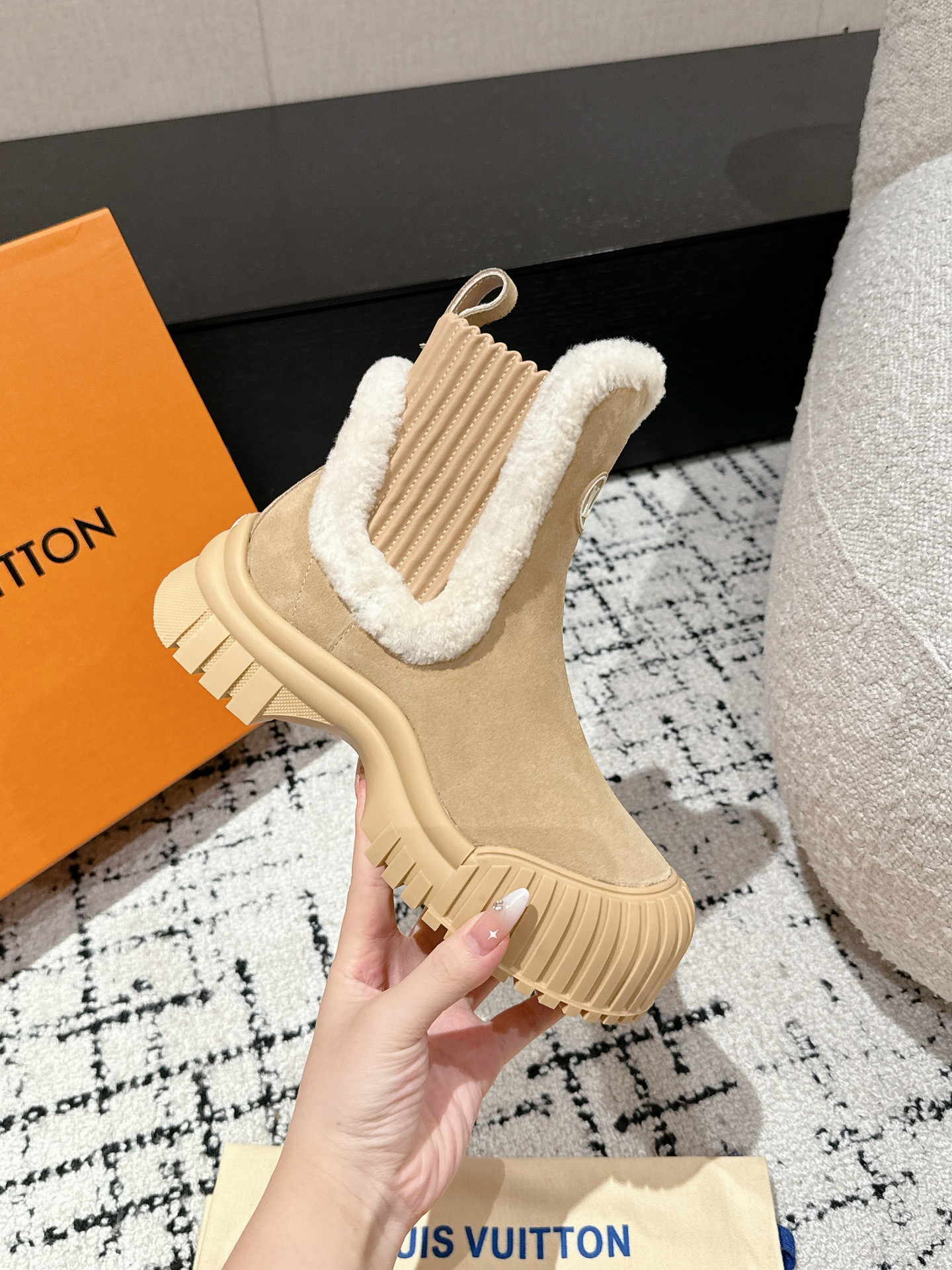 Louis Vuitton Sneakers – Montanamode