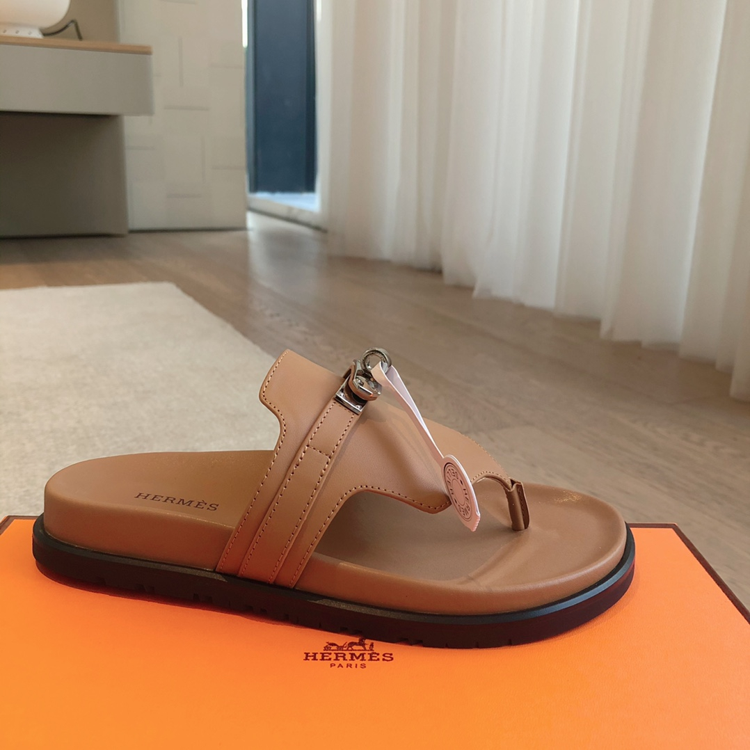 Hermes Sandels – Montanamode