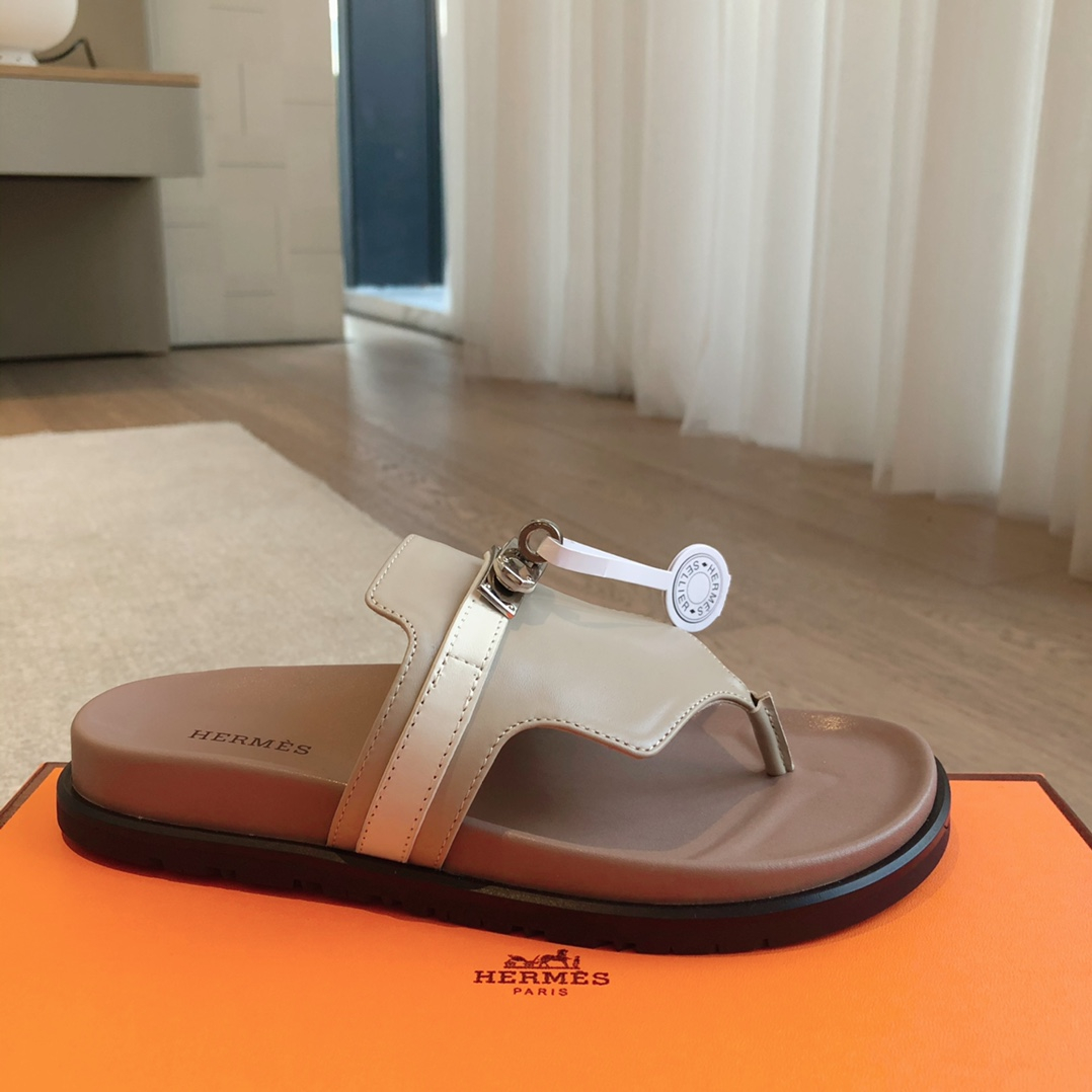 Hermes Sandels – Montanamode