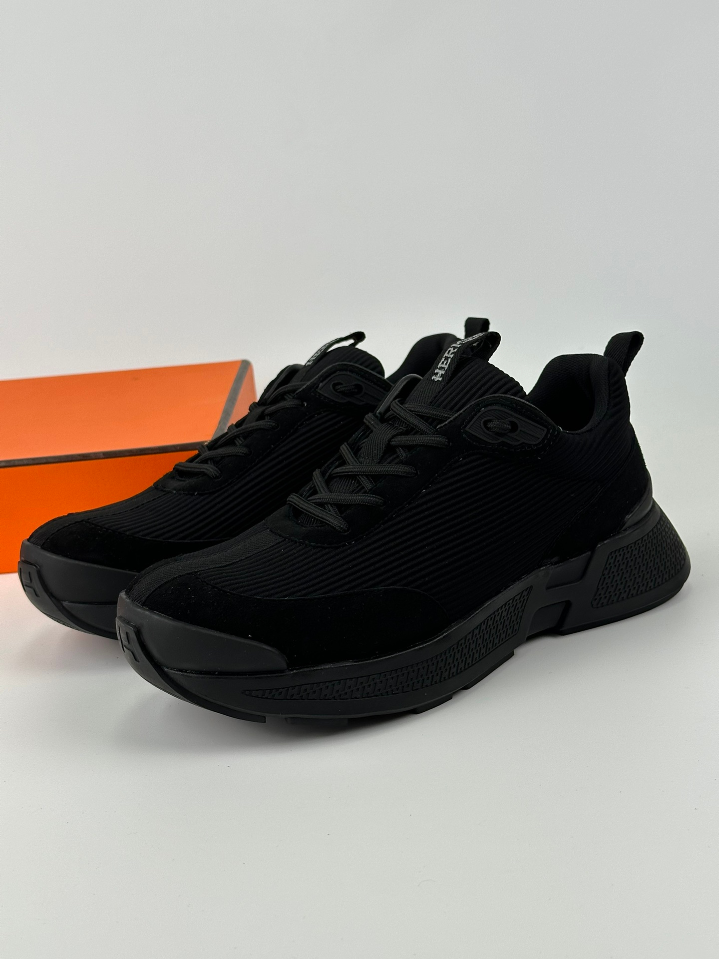 Hermes Sneakers – Montanamode